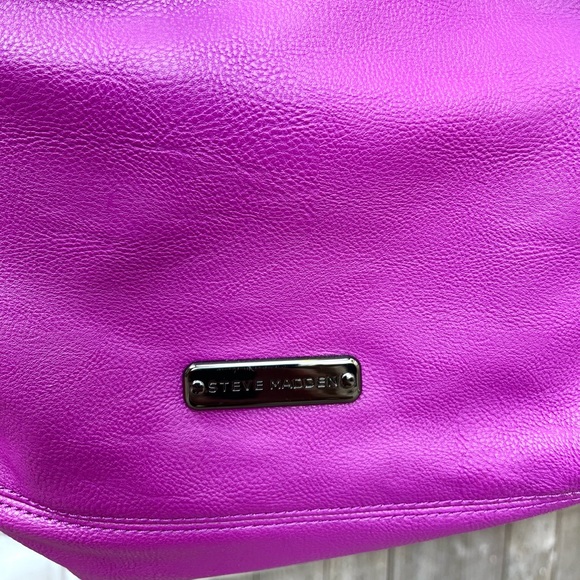 FINAL PRICE: Steve Madden Fuchsia Purple Crossbody Bag - Picture 7 of 9